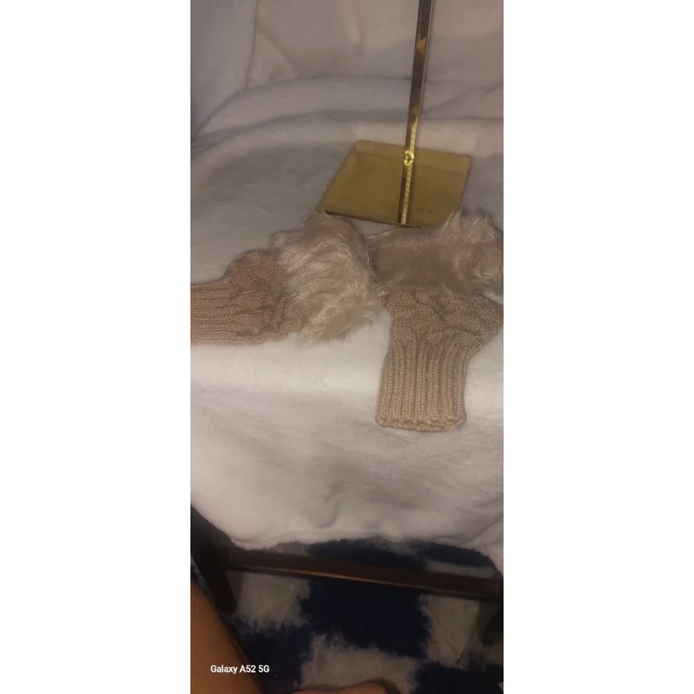 Beige Faux Fur Trim Fingerless Gloves One Size